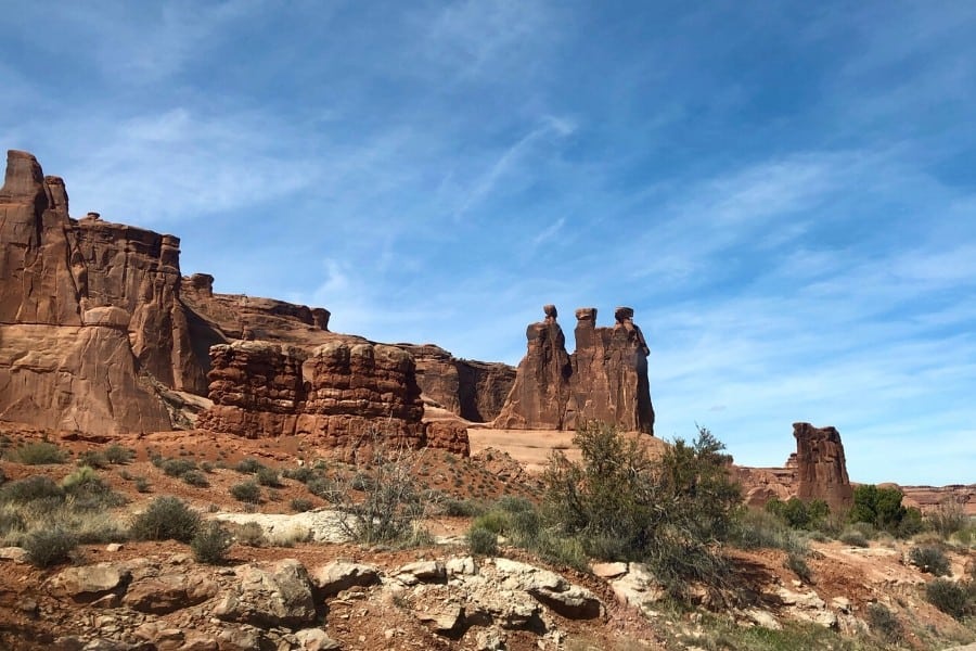 arches three gossips