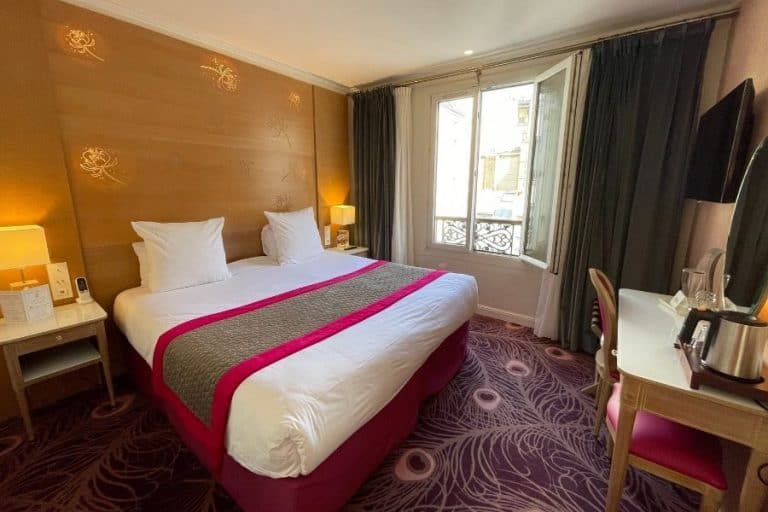 Hotel Muguet, an affordable hotel with some rooms with Eiffel Tower views