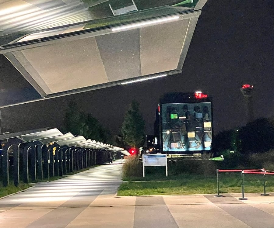 The walkway between Paris Charles de Gaulle airport and CitizenM Hotel